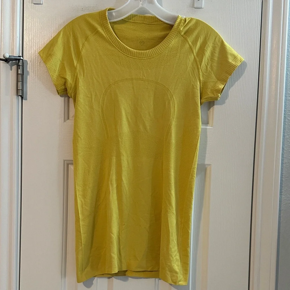 Lululemon Athletica Swiftly Tech Bright Yellow (older style) Women’s 6 Running - Picture 2 of 8